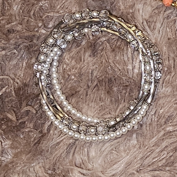 Elegant Gold and Silver Beaded Bracelets - Picture 4 of 5
